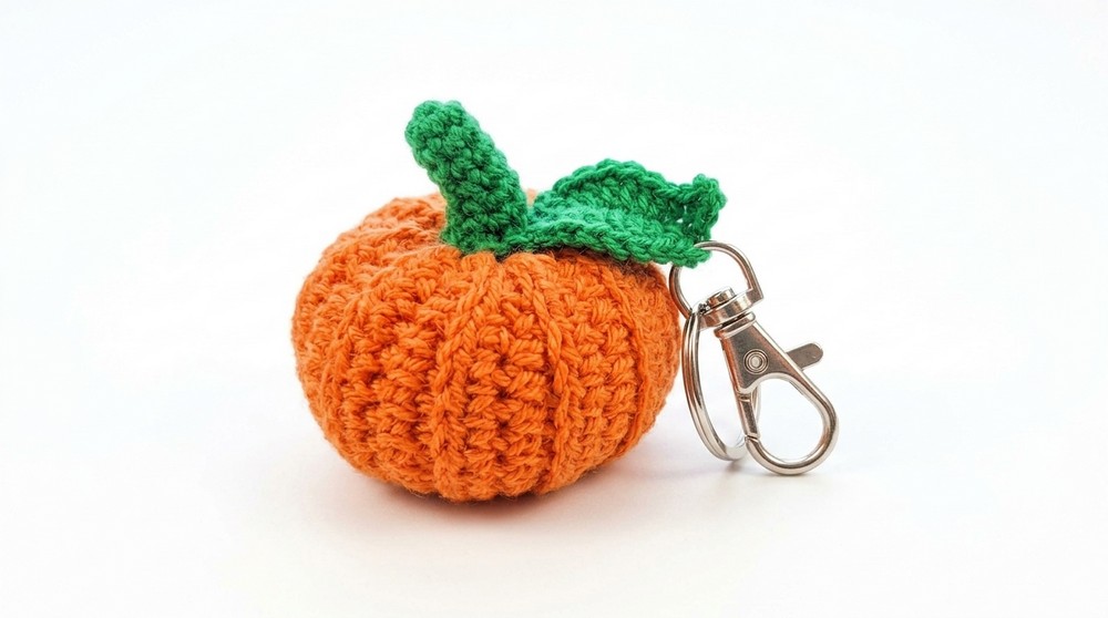EASY Crochet Pattern keychain Pumpkin for the beginners Halloween HOW TO