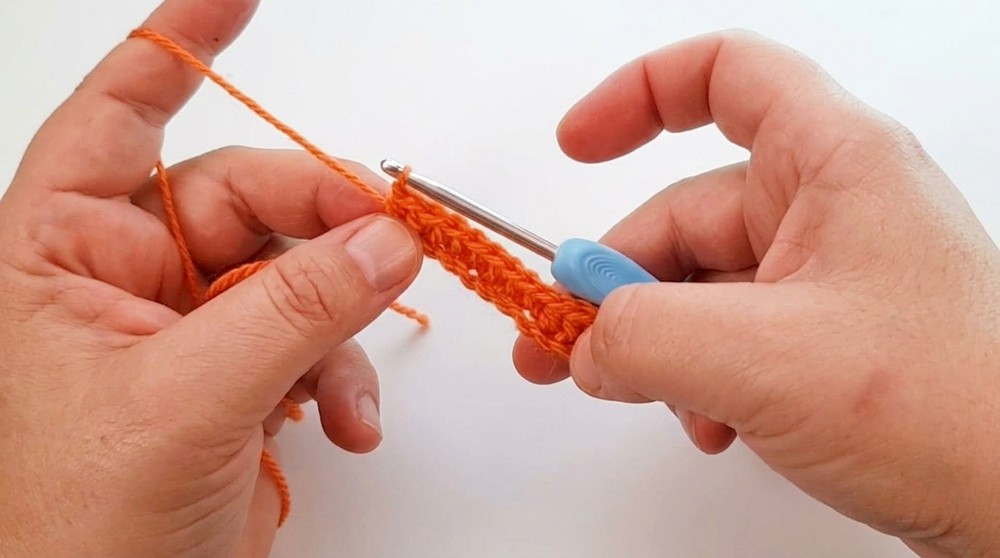 EASY Crochet Pattern keychain Pumpkin for the beginners Halloween HOW TO