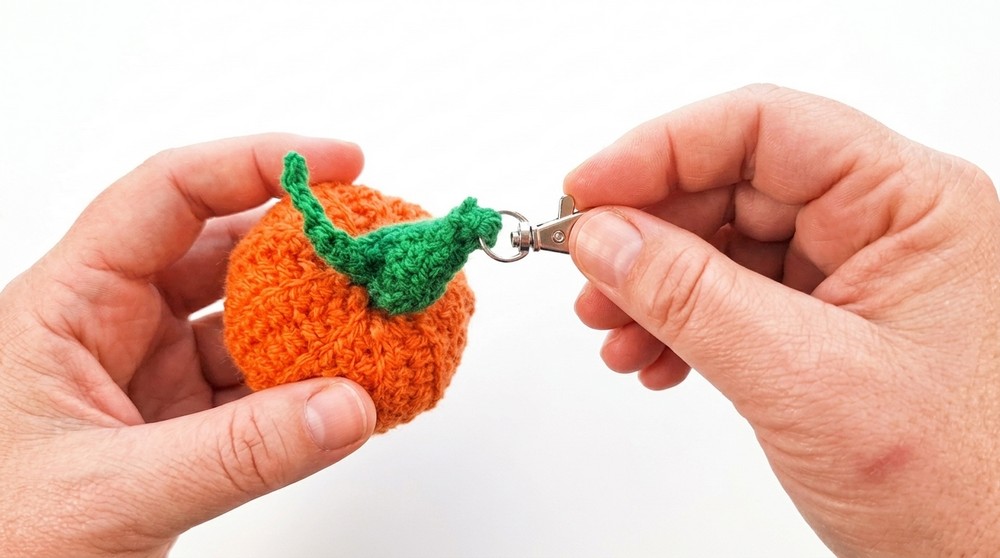 EASY Crochet Pattern keychain Pumpkin for the beginners Halloween HOW TO