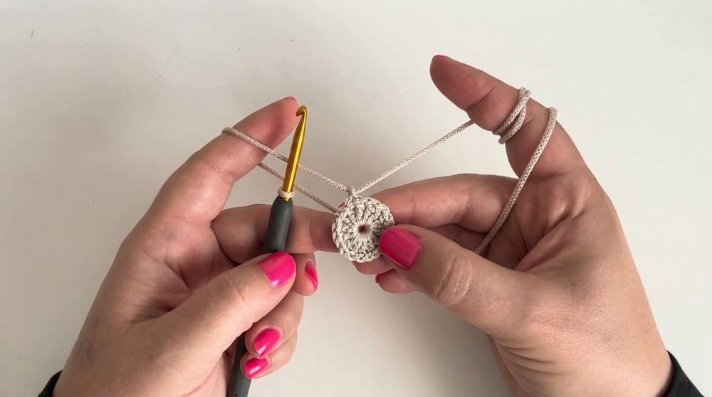 Easy Crochet Rose Motif Bag Tutorial