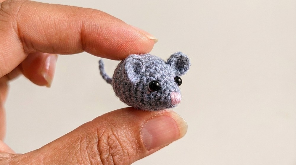 Easy crochet mouse for beginners (5)
