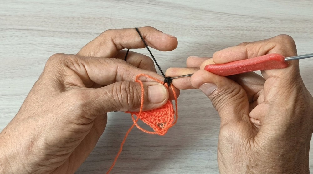 How to Crochet Adorable Foxes with Recycled Materials Free Pattern (6)