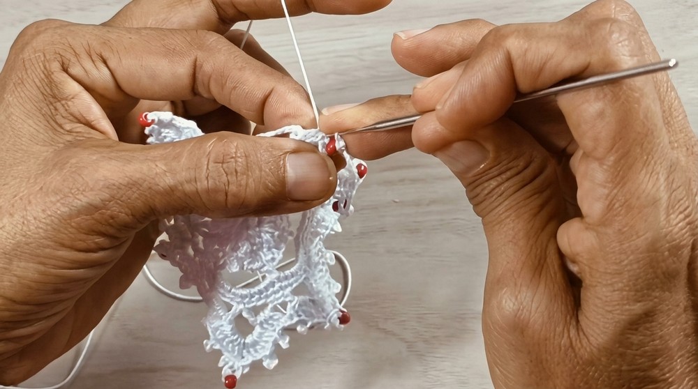 How to Crochet Snowflakes (2)