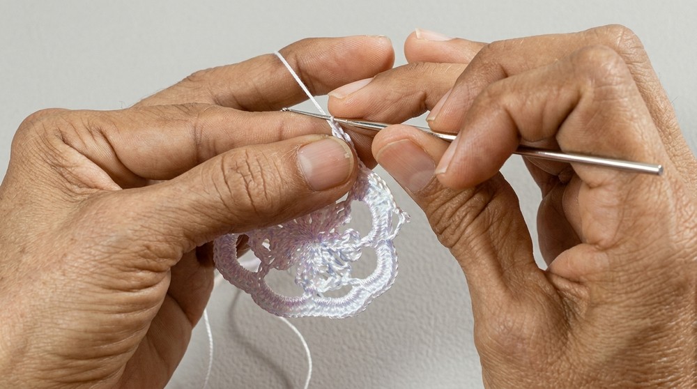 How to Crochet Snowflakes (3)