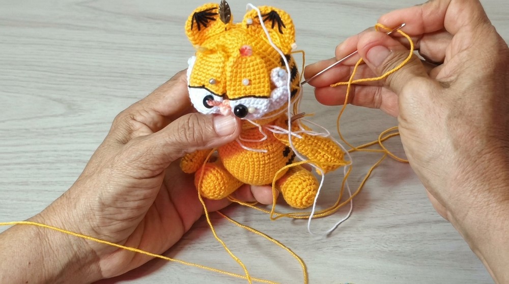 How to Crochet a Garfield Amigurumi (4)