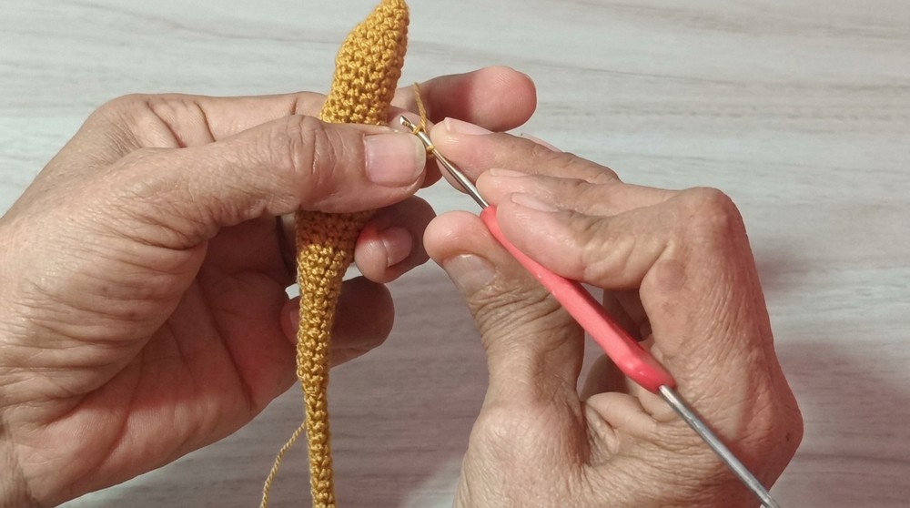 How to Crochet a GeckoLizard Pattern (5)
