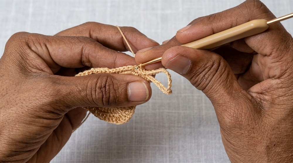 How to Crochet a recycled CHRISTMAS BELL (Step by Step) (5)