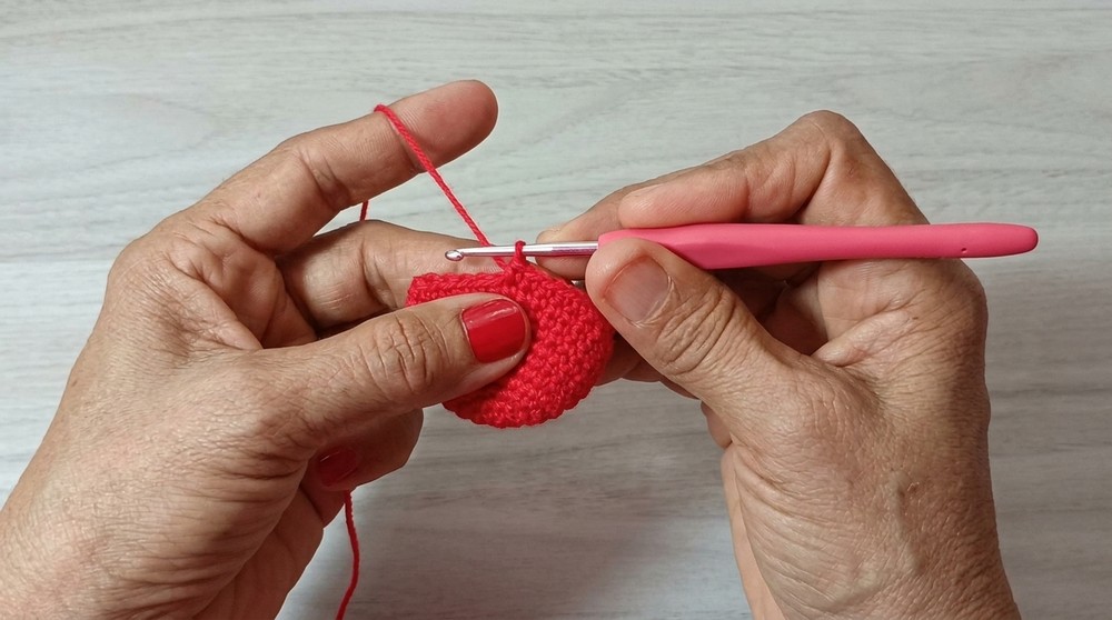 How to Crochet an Adorable Keychain (3)