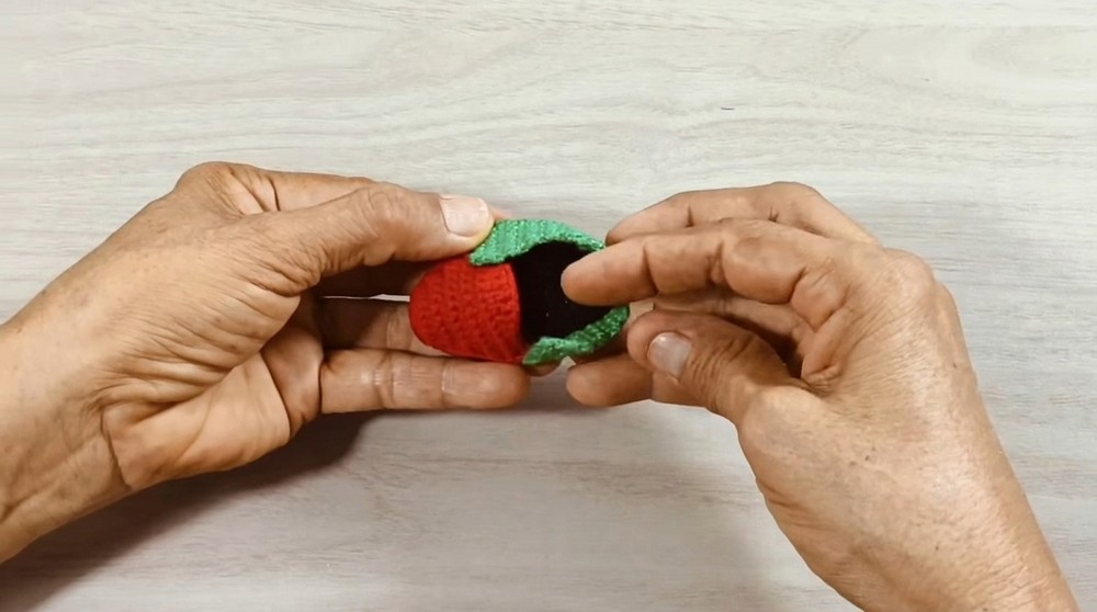 How to crochet SHOE KEYCHAINS (Step by Step) (3)