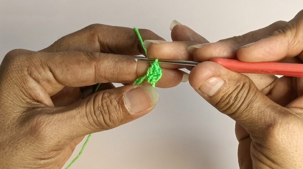 How to crochet a CUTE DOLL (Step by Step) (1)