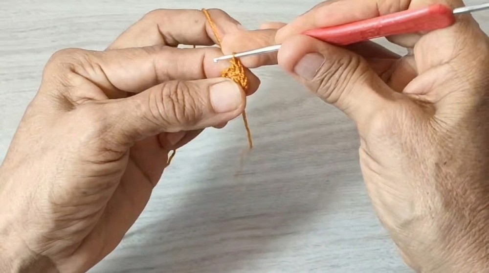 How to crochet mini owls step by step (5)