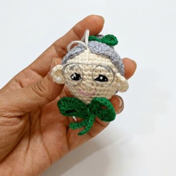Adorable Mrs. Claus Crochet (5)