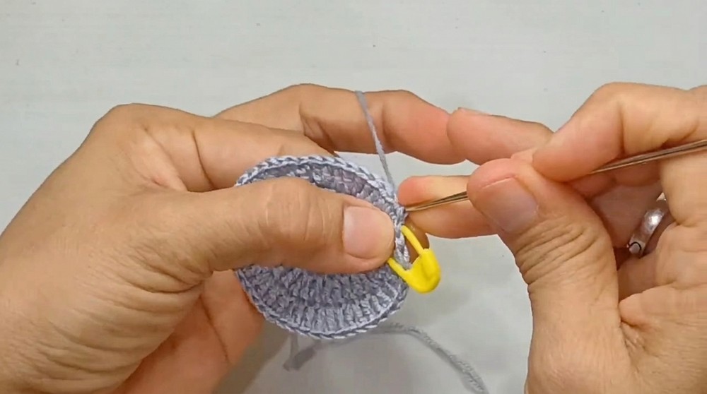 Cute Crochet Elephant Easy Free Pattern (2)