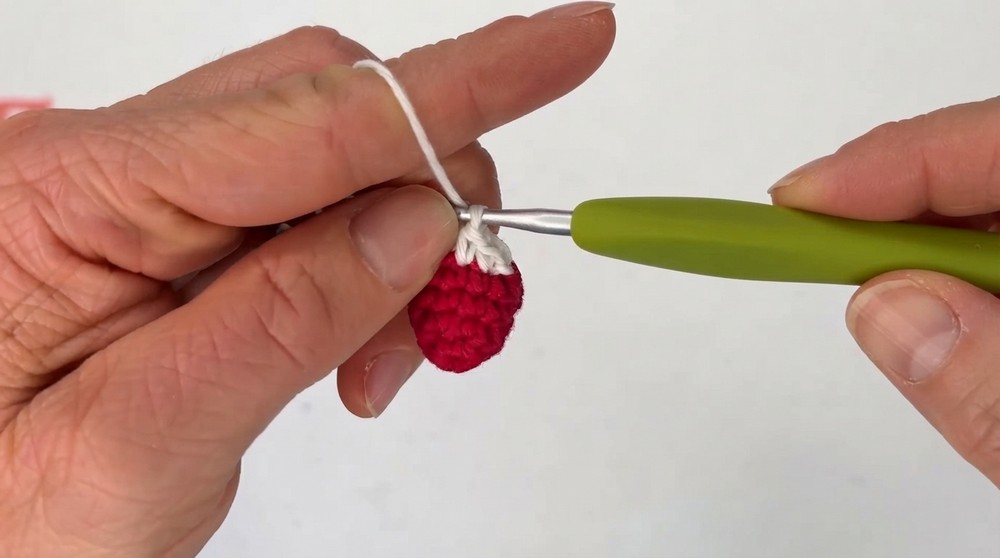 Easy Amigurumi Cat Ball Tutorial