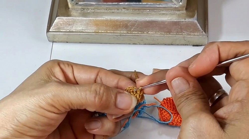 Easy Crochet Flower for Beginners (1)