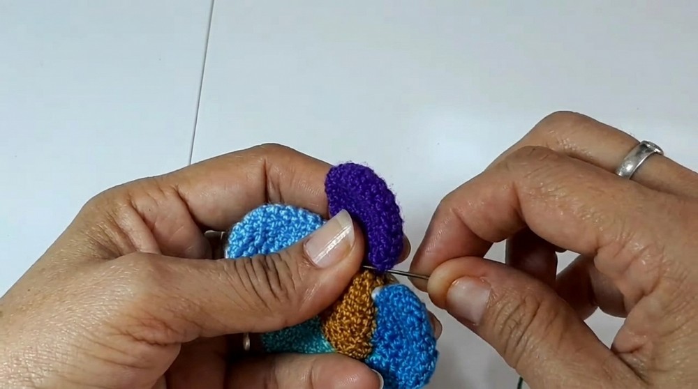 Easy Crochet Flower for Beginners (6)