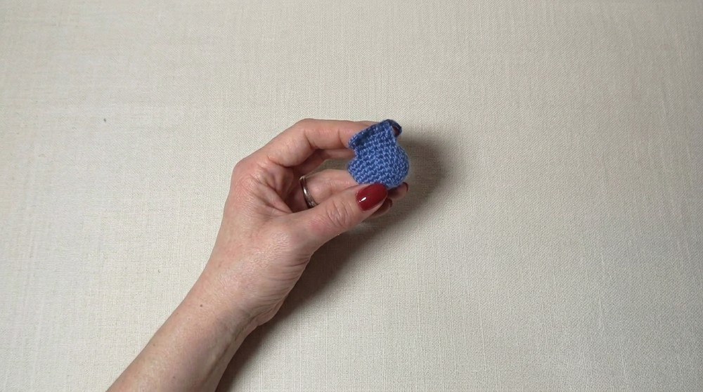Easy Crochet Minion Amigurumi Tutorial