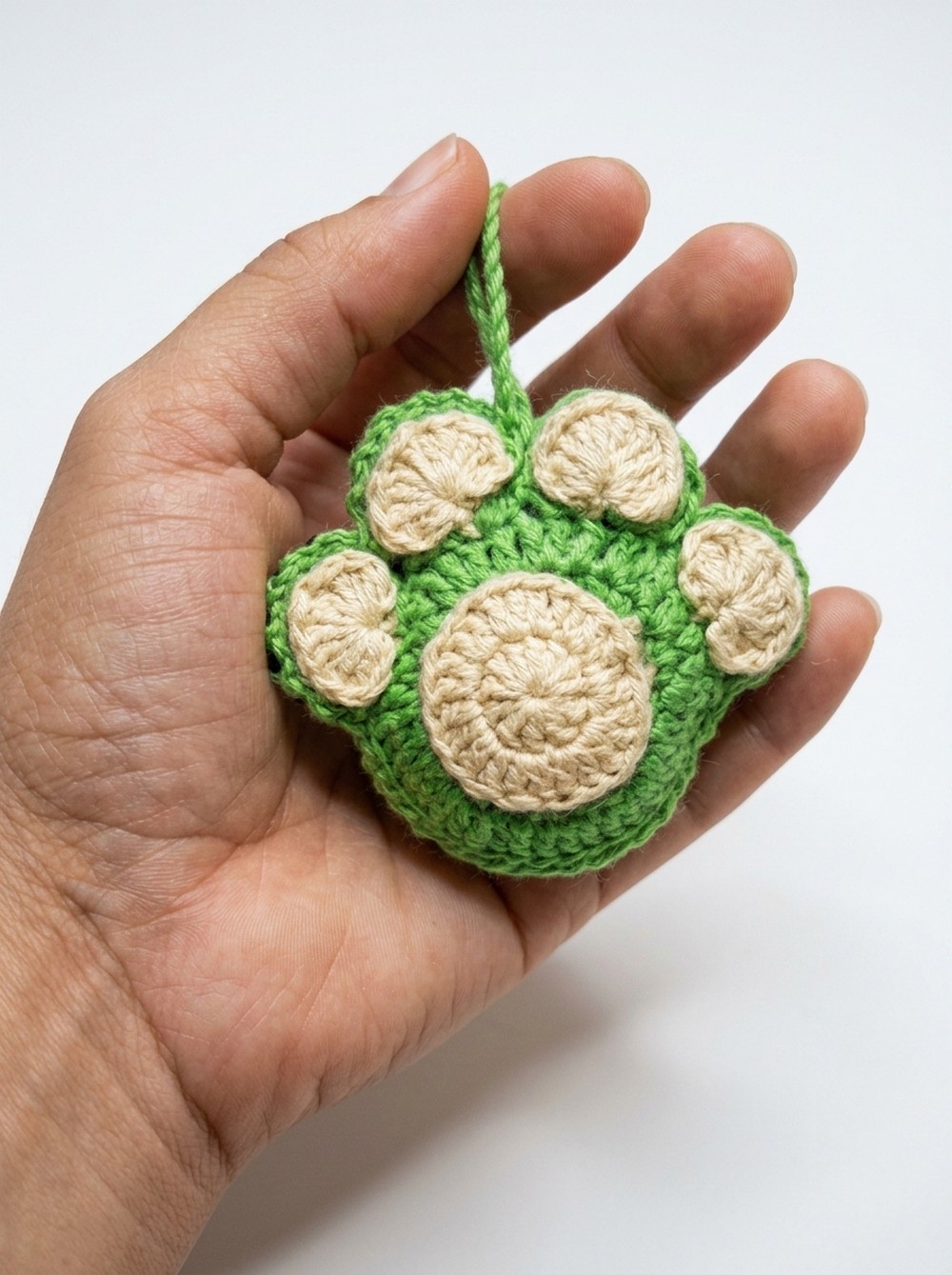 Easy Crochet Paw Print and Cute Animal Keychain (4)