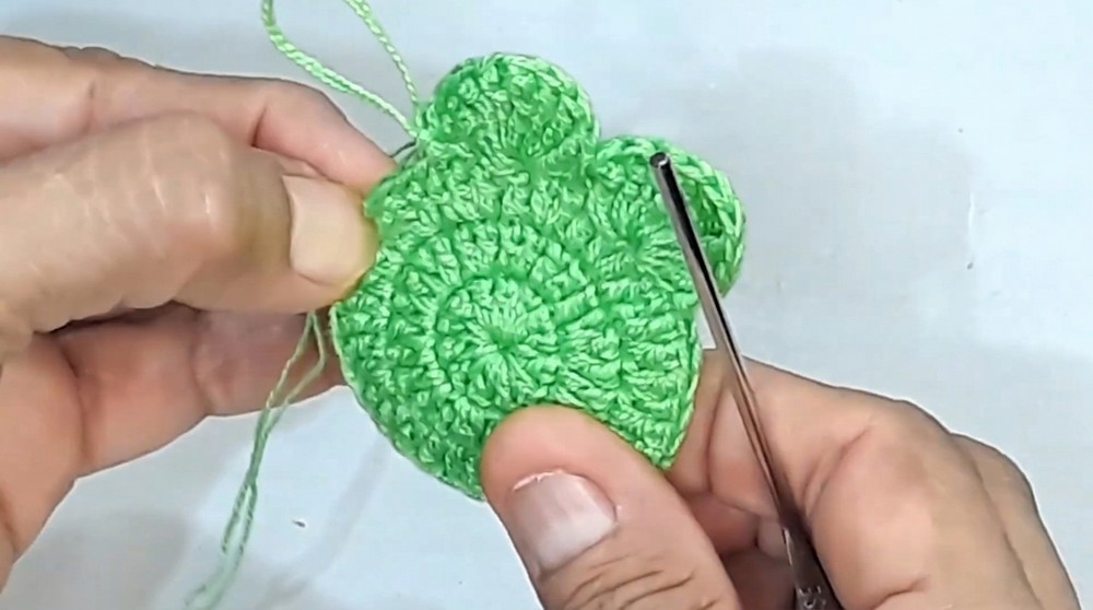 Easy Crochet Paw Print and Cute Animal Keychain (7)