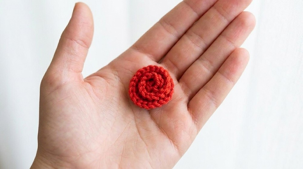 Easy Crochet Rose Flower Pattern