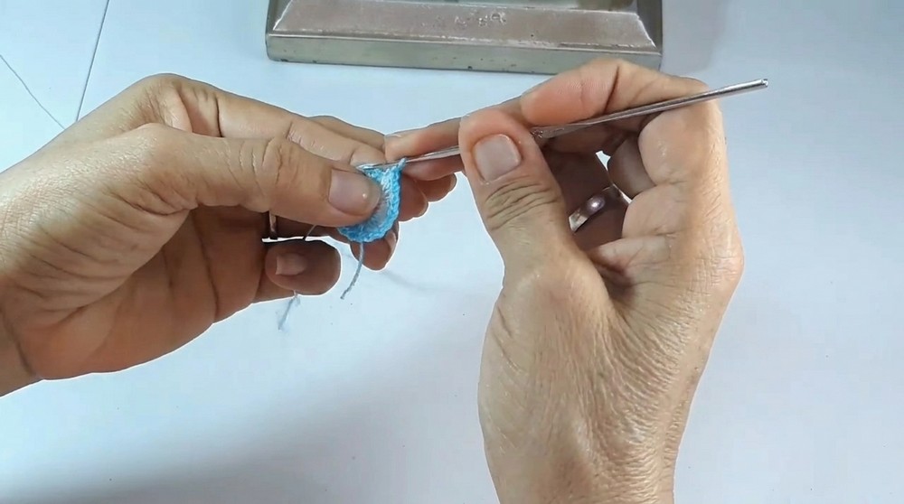 Easy to Crochet Beautiful Flowers (4)