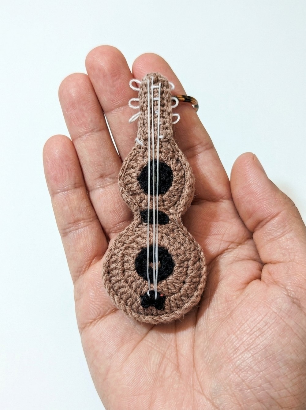 Easy to Crochet Cute Little Guittar (4)