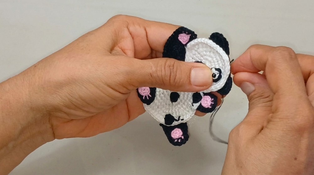 Easy to Crochet This Cute Little Panda (6)