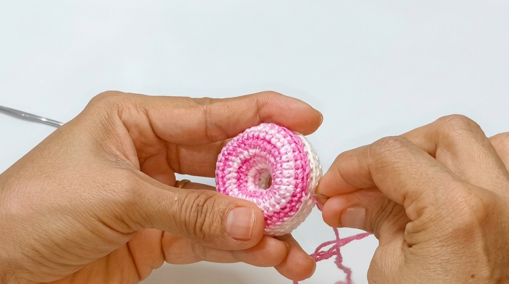 Free Crochet Homer Simpson (9)