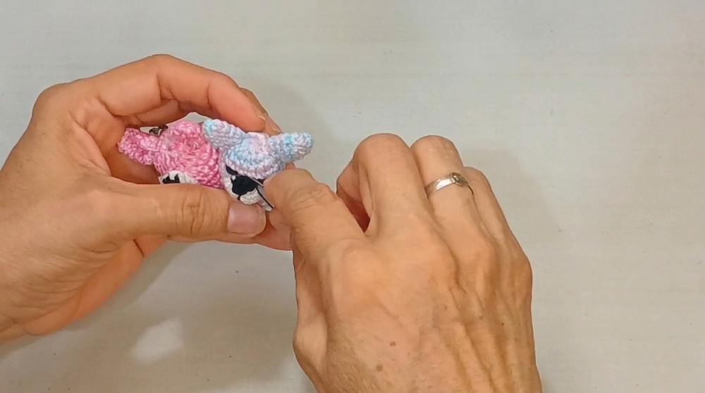 How To Crochet Heart-intertwined Kitties (7)