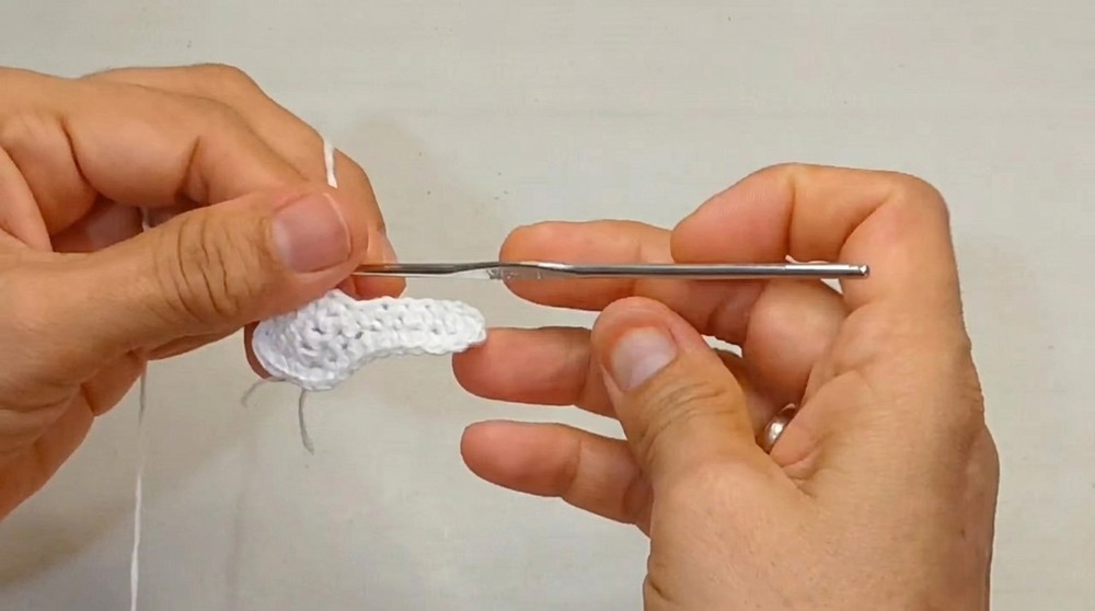 How to Crochet Seals Step by Step (3)