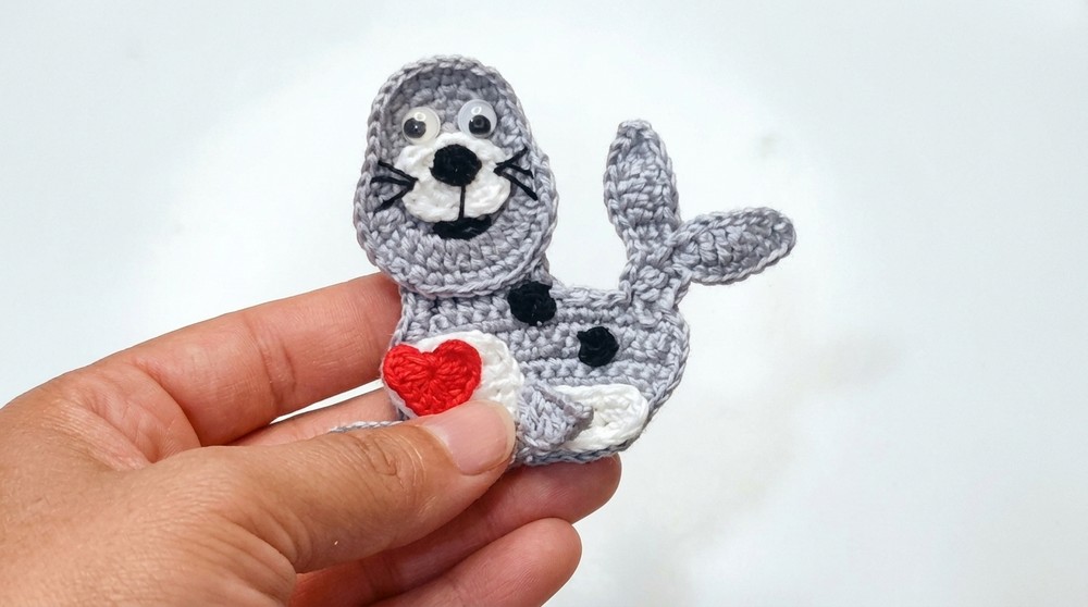 How to Crochet Seals Step by Step (9)