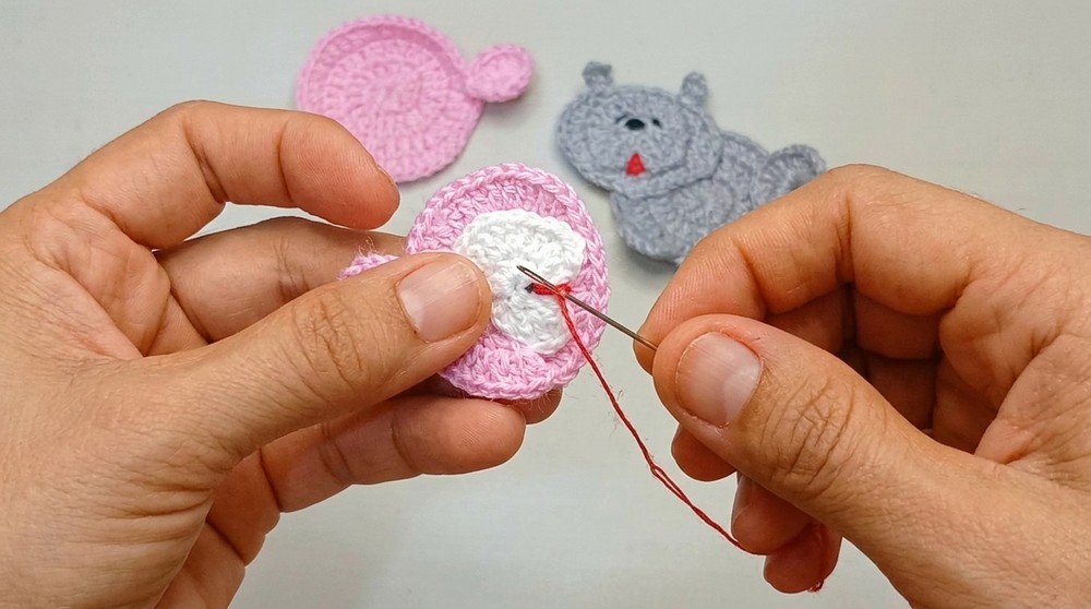 How to Crochet These Adorable Little Dogs (9)