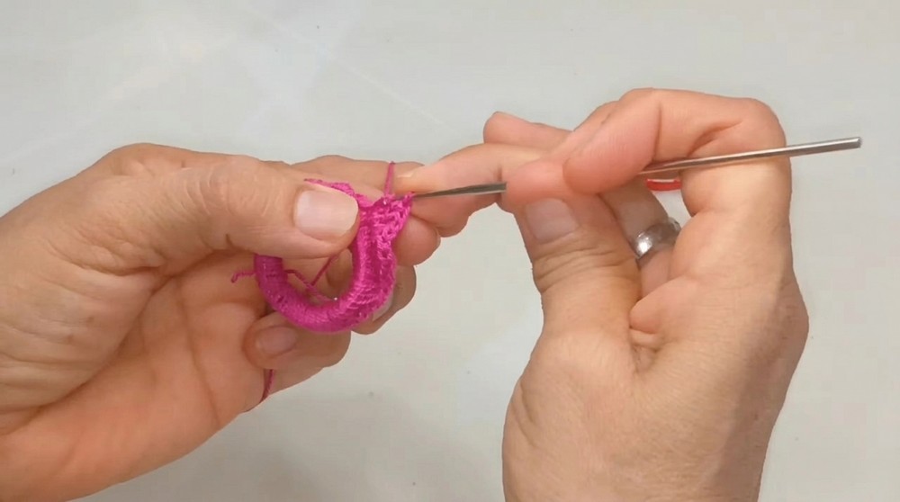 How to Crochet These Beautiful Hat (3)