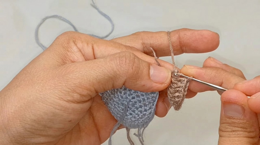 How to Crochet These Beautiful Little Dog (8)