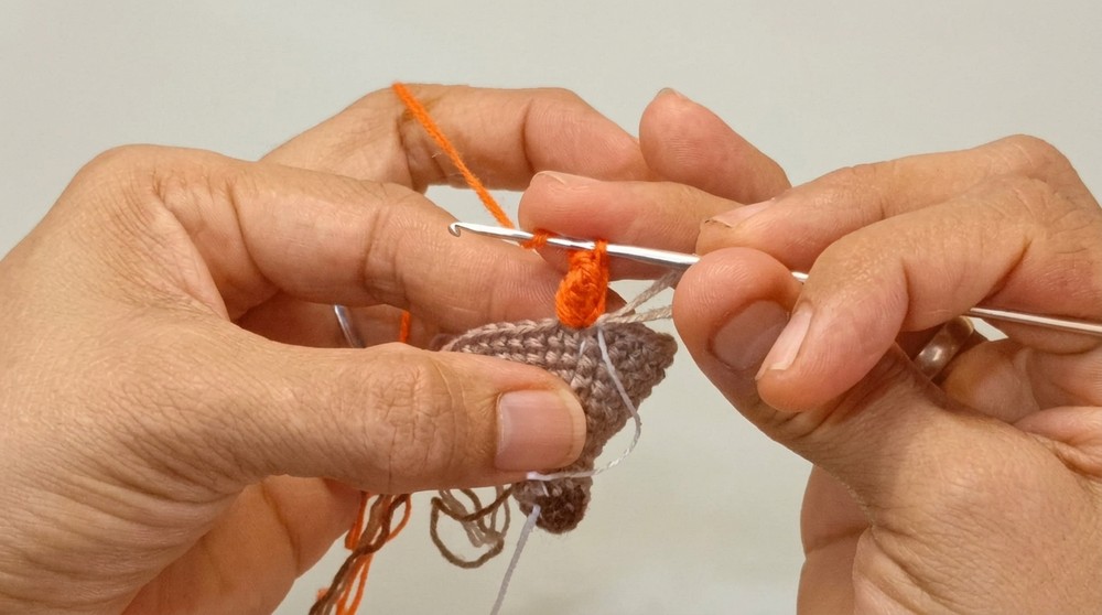 How to Crochet These Cute Colorful Hedgehogs (10)