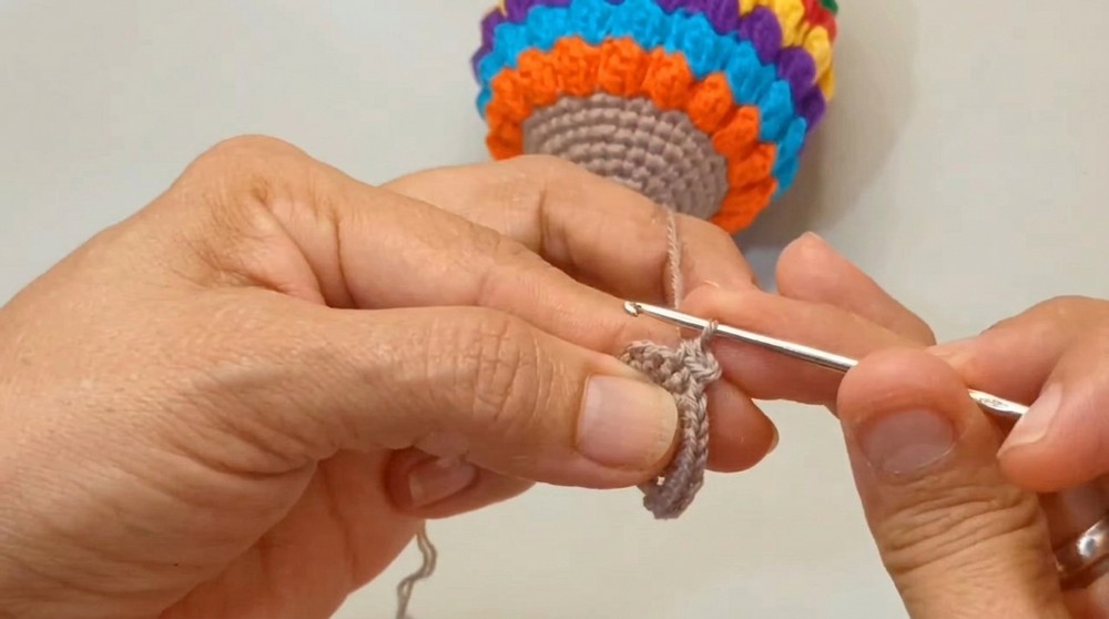 How to Crochet These Cute Colorful Hedgehogs (7)