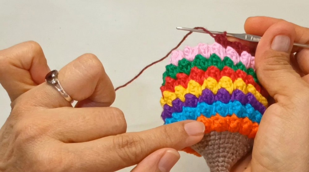How to Crochet These Cute Colorful Hedgehogs (9)