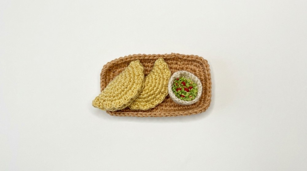 How to Crochet a Colombian Empanada Tray with Ají 