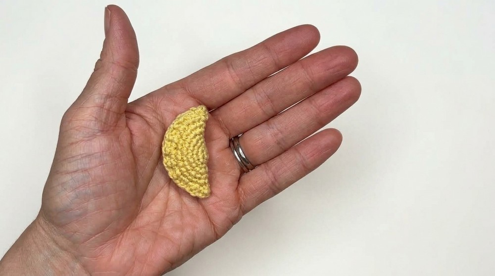 How to Crochet a Colombian Empanada Tray with Ají 