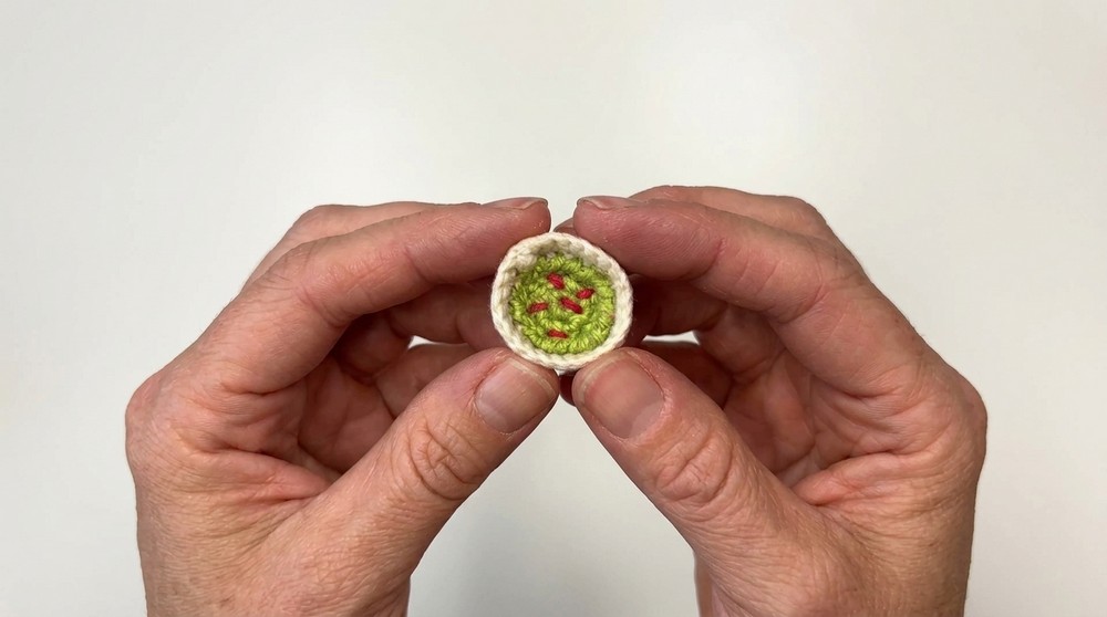 How to Crochet a Colombian Empanada Tray with Ají 