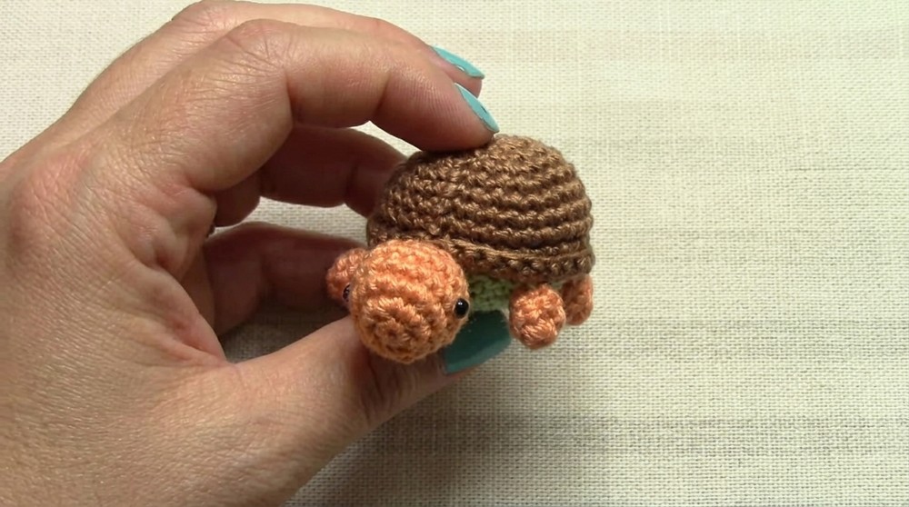 How to Crochet a Turtle Amigurumi Pattern