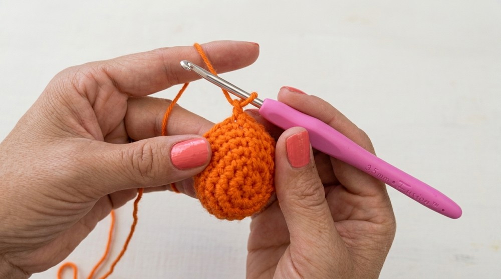 How to crochet a Halloween pumpkin