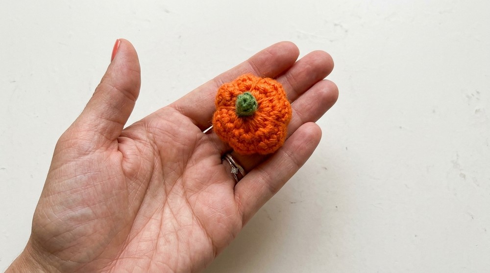 How to crochet a Halloween pumpkin